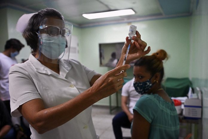 Gobierno cubano confirma que aplicará una cuarta dosis de refuerzo contra la COVID-19 a la población en la isla