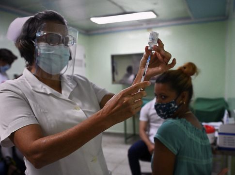 Gobierno cubano regula las vacunas contra la fiebre amarilla ante el aumento de viajes a Nicaragua