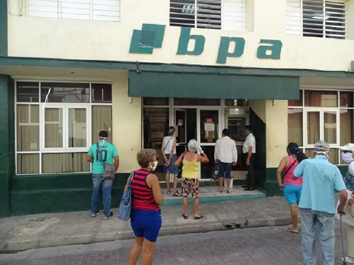 Banco Popular de Ahorro advierte a sus clientes sobre estafa que se está realizando en Cuba a través de SMS y programas de mensajería instantánea, como WhatsApp