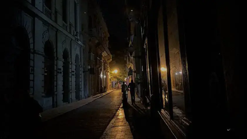 Se viene nueva ola de apagones en Cuba!!! Unión Eléctrica informa que vuelve a quedar fuera de servicio la la termoeléctrica Antonio Guiteras, la mayor del país