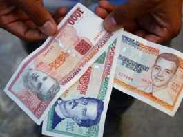 Empresa Bloomberg asegura que "el peso cubano es la moneda más depreciada del mundo"