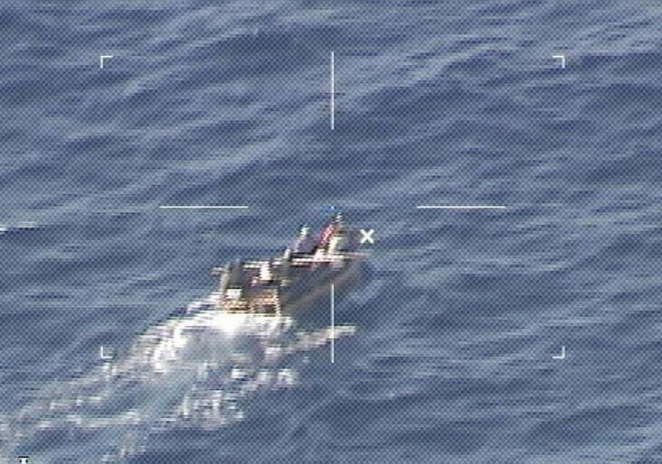 Guardia Costera de Estados Unidos rescata a nueve balseros cubanos cuando su bote estaba a punto de hundirse