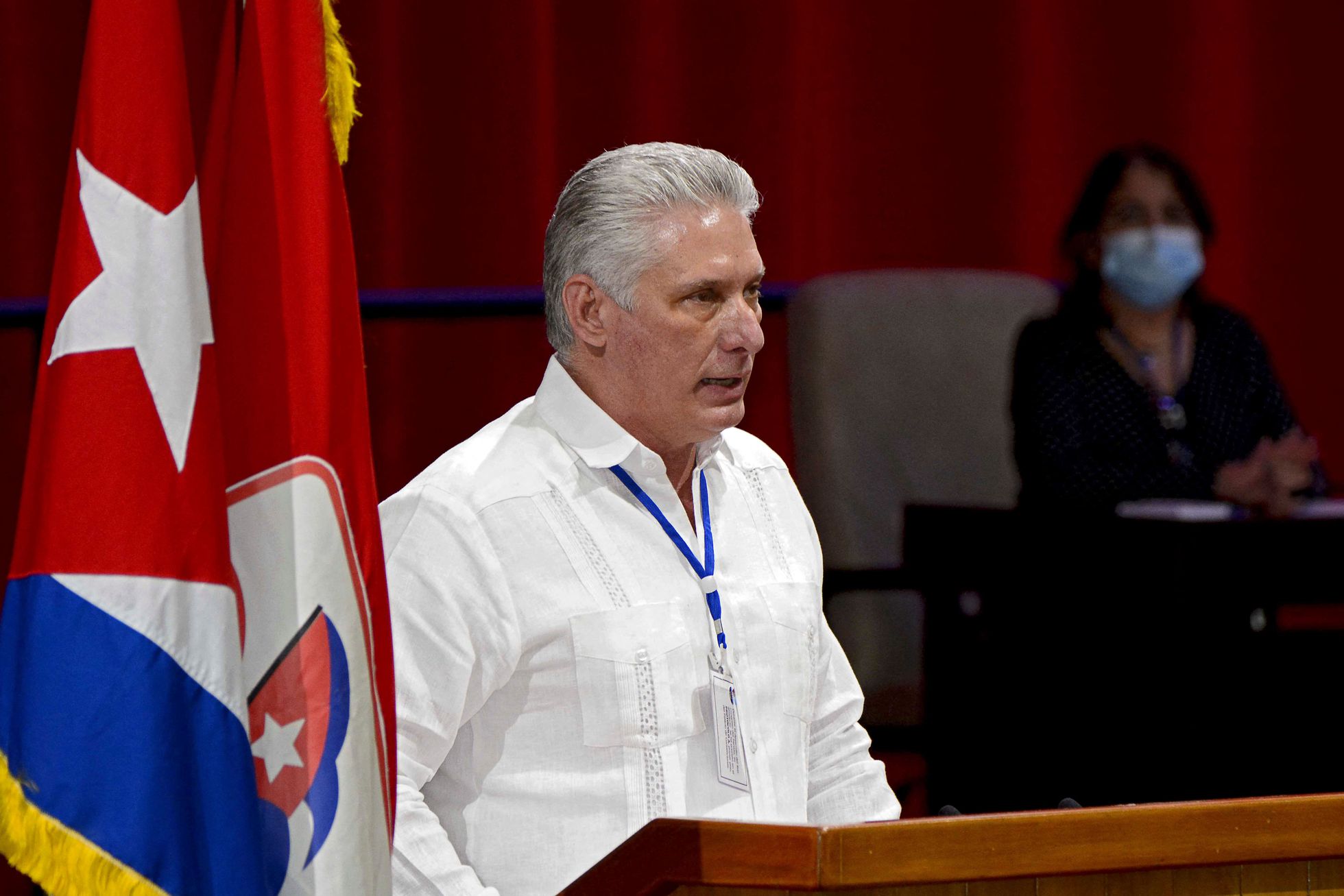 Díaz-Canel dice que llamar a Cuba una "dictadura" es solo intentar ponerle "etiquetas a la Revolución"