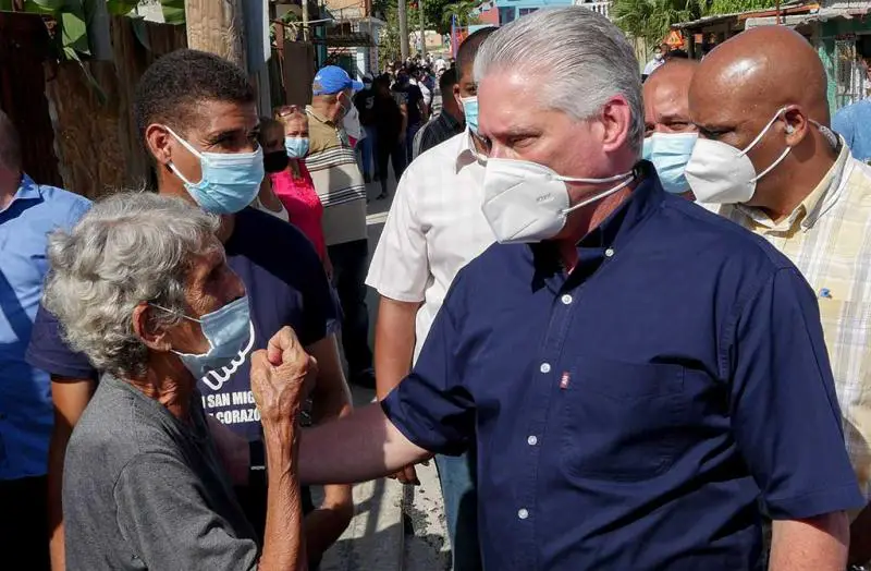 Hoy está cumpliendo 62 años de edad Miguel Díaz-Canel, el "puesto a dedo" que "sustituyó" a la familia Castro en la presidencia en Cuba