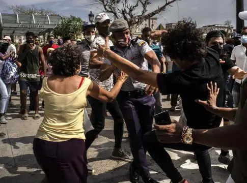 Seis años de prisión para tres opositores cubanos que se manifestaron en Matanzas el 11 de julio