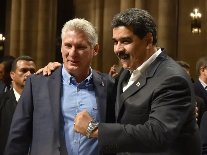 Gobierno cubano habría enviado a Nicolás Maduro maletines con hasta 8 millones de dólares para financiar partidos políticos de izquierda