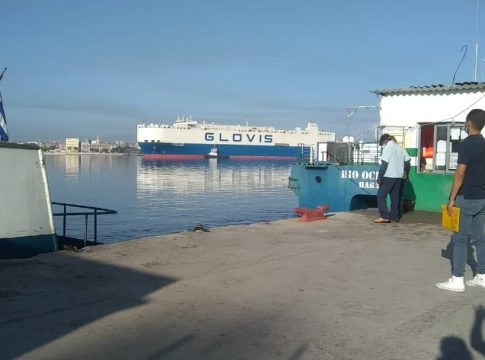 Llega a Cuba otro buque cargado de vehículos de Hyundai presumiblemente para uso estatal
