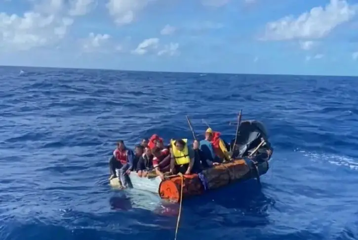Guardia Costera de Estados Unidos repatria a 33 balseros cubanos