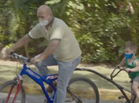 Exespía Gerardo Hernández muestra su bicicleta valorada en miles de dólares,