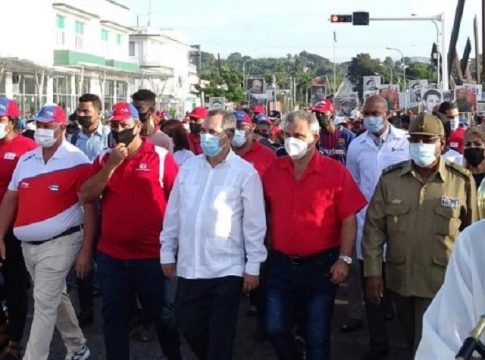 Más de 300.000 cubanos son llamados por el Gobierno en Santiago de Cuba para marchar hasta la piedra de Fidel Castro