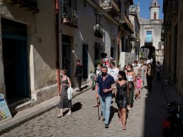 La industria turística en Cuba está viviendo la mayor debacle de tu historia, con apenas visitantes arribando a la isla