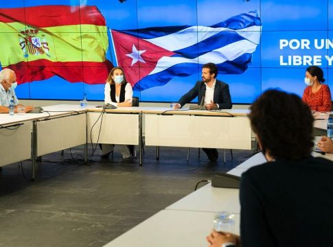 Líder del Partido Popular Español, Pablo Casado, advierte que si llega a presidir el Gobierno bloqueará todas las relaciones con Cuba