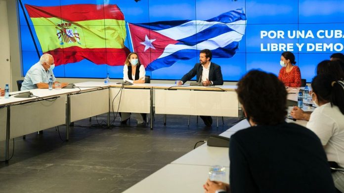 Líder del Partido Popular Español, Pablo Casado, advierte que si llega a presidir el Gobierno bloqueará todas las relaciones con Cuba
