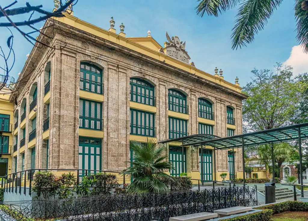 El Teatro Martí, ejemplo de lucha contra el tiempo y el abandono en Cuba