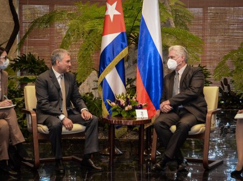 Díaz-Canel se reúne con el presidente del Parlamento de Rusia en La Habana solo horas antes del ataque de tropas rusas a Ucrania