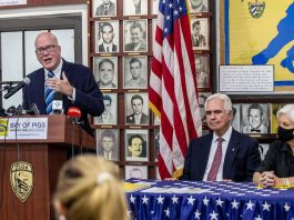 Exiliados cubanos en Miami se oponen a la reunión del próximo jueves en Washington entre los Gobiernos de Cuba y Estados Unidos para discutir el tema migratorio