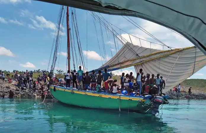De Haití a Guatepeor!!! 292 haitianos huyen de Haití en una balsa en busca de una mejor vida y terminan varados en la costa norte de Ciego de Ávila