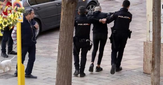 Cae en España banda de asaltantes cubanos que se dedicaban a robar bolsos, maletas y mochilas en restaurantes y hoteles de lujo