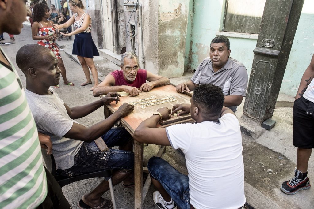 Los cubanos y su "cubanía" para hablar en una burla constante y difícil de entender