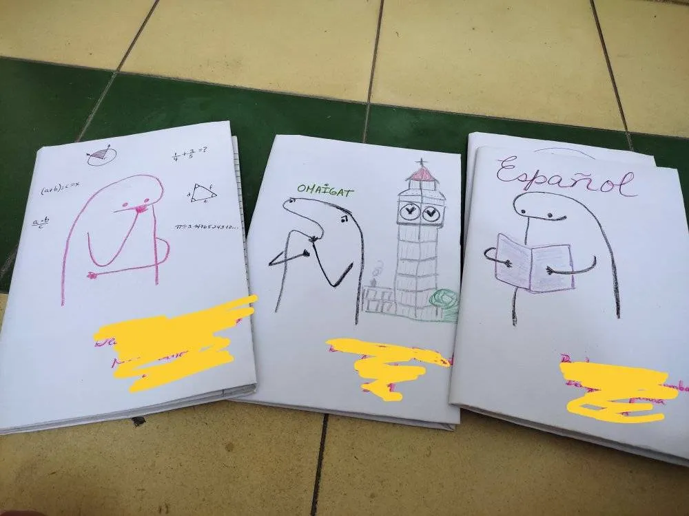 Madres cubanas dejan volar la imaginación para para forrar las libretas de sus hijos Madres cubanas dejan volar la imaginación para para forrar las libretas de sus hijos