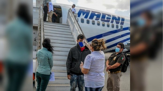 México devuelve otro grupo de 34 migrantes cubanos, y ya casi suman 900 los repatriados al país en lo que va de año