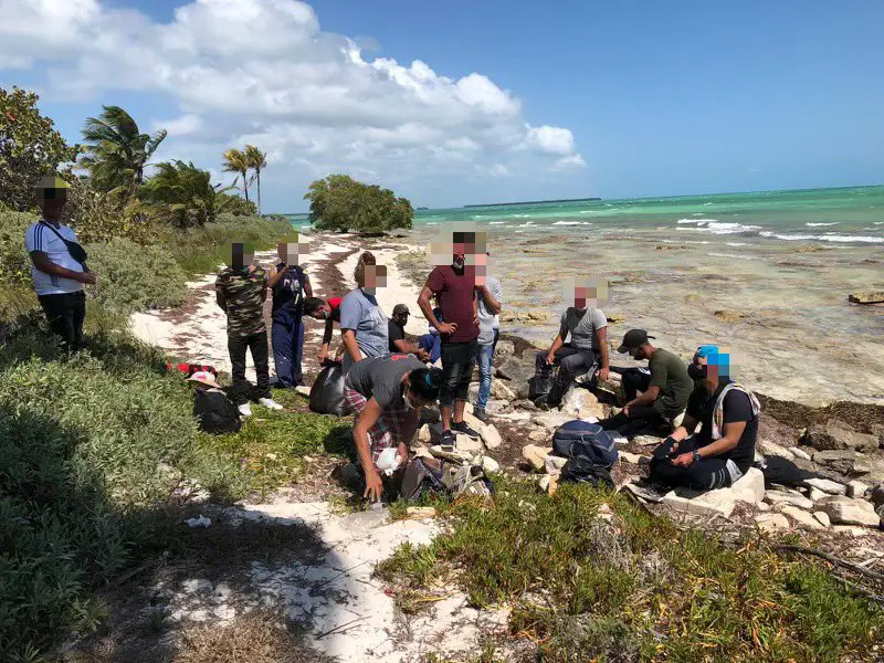 Arrestan a 26 baleros cubanos que arribaron a los Cayos de Florida en las últimas 24 horas
