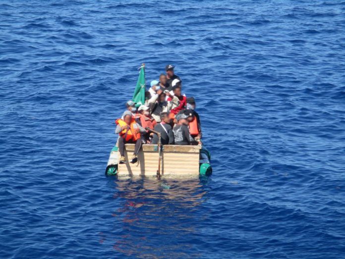 Guardia Costera de Estados Unidos repatría a 55 balseros cubanos detenidos en 9 operativos cerca de las costas de Florida