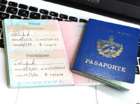Hasta tres meses hay que esperar en algunas provincias de Cuba para poder obtener el pasaporte
