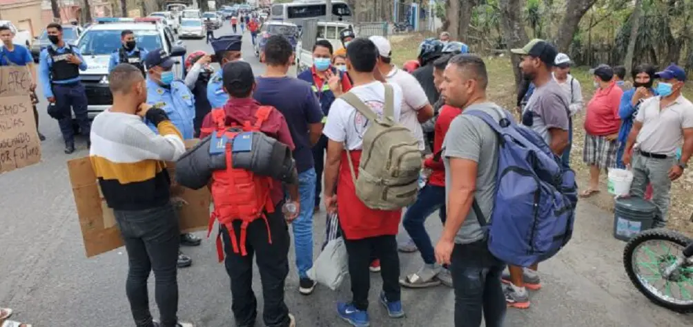 241 cubanos son detenidos en Honduras mientras cruzaban de forma ilegal el país camino a México y tendrán que pagar una multa de 200 dólares para continuar su camino