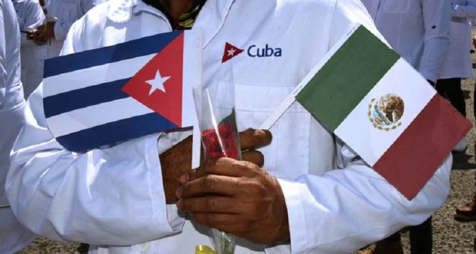 Acusan a presidente de México de pagarle más a los médicos cubanos que 