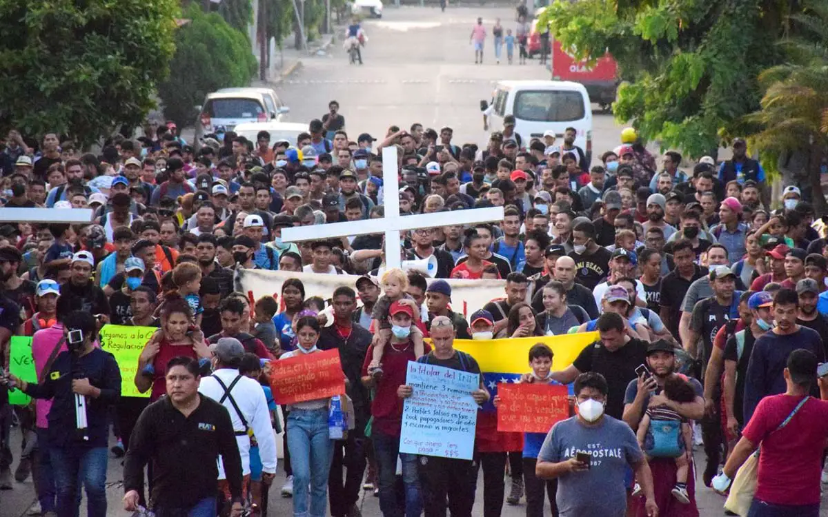 Autoridades mexicanas desactivan caravana en la que viajaban decenas de migrantes cubanos y les ofrecen regularizar su situación en el país