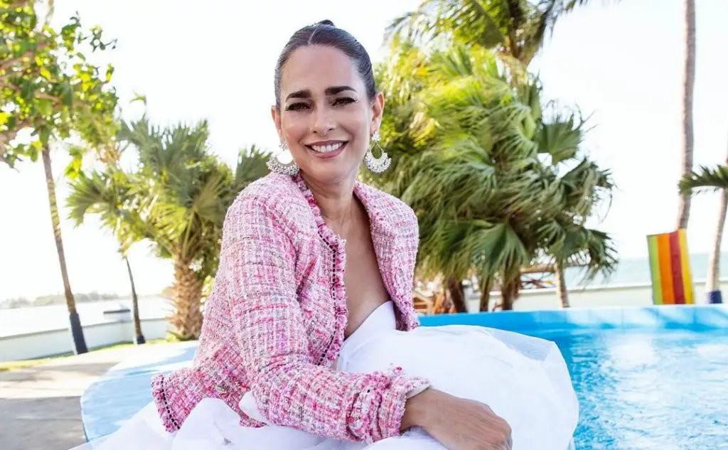 Hoy está cumpliendo 54 años la hermosa y talentosa actriz cubana Jaqueline Arenal
