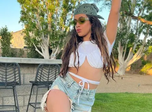 Al estilo de Karol G, la cantante cubana Camila Cabello bailó reggaetón hasta abajo con unos cortos shorcitos (+ Video)