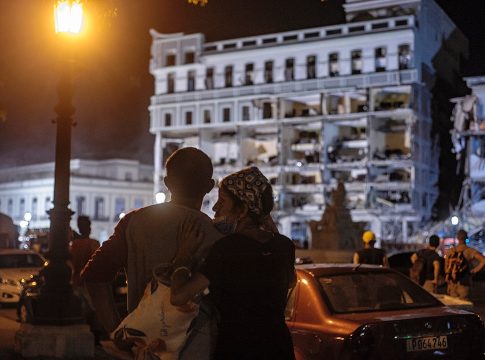 Cubanos exigen que el Gobierno decrete Duelo Nacional por las victimas de la explosión del Hotel Saratoga: 