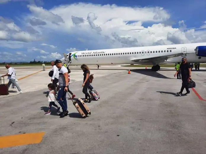 Llega a Santa Clara el primer vuelo desde Estados Unidos, luego que Biden eliminará las restricciones que no permitían volar a ninguna provincia fuera de La Habana