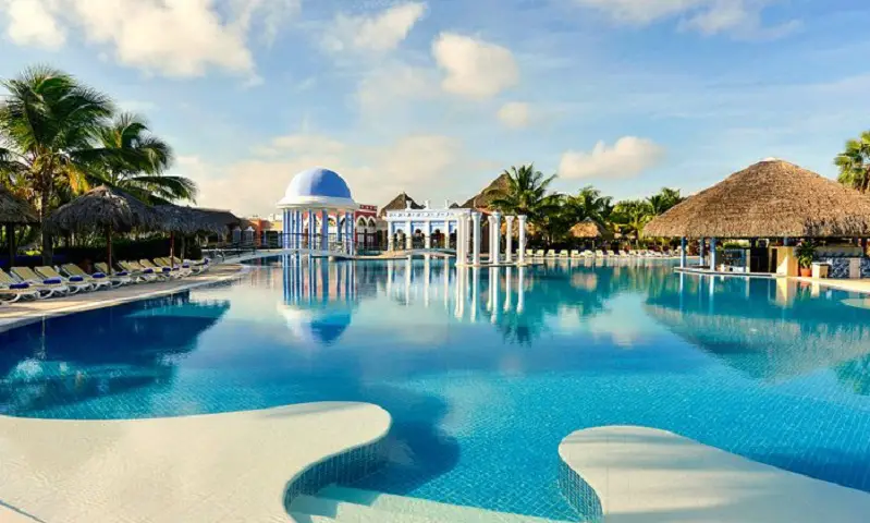 Piscina Iberostar Selection Varadero - Uno de los hoteles incluidos en las nuevas ofertas de Havanatur